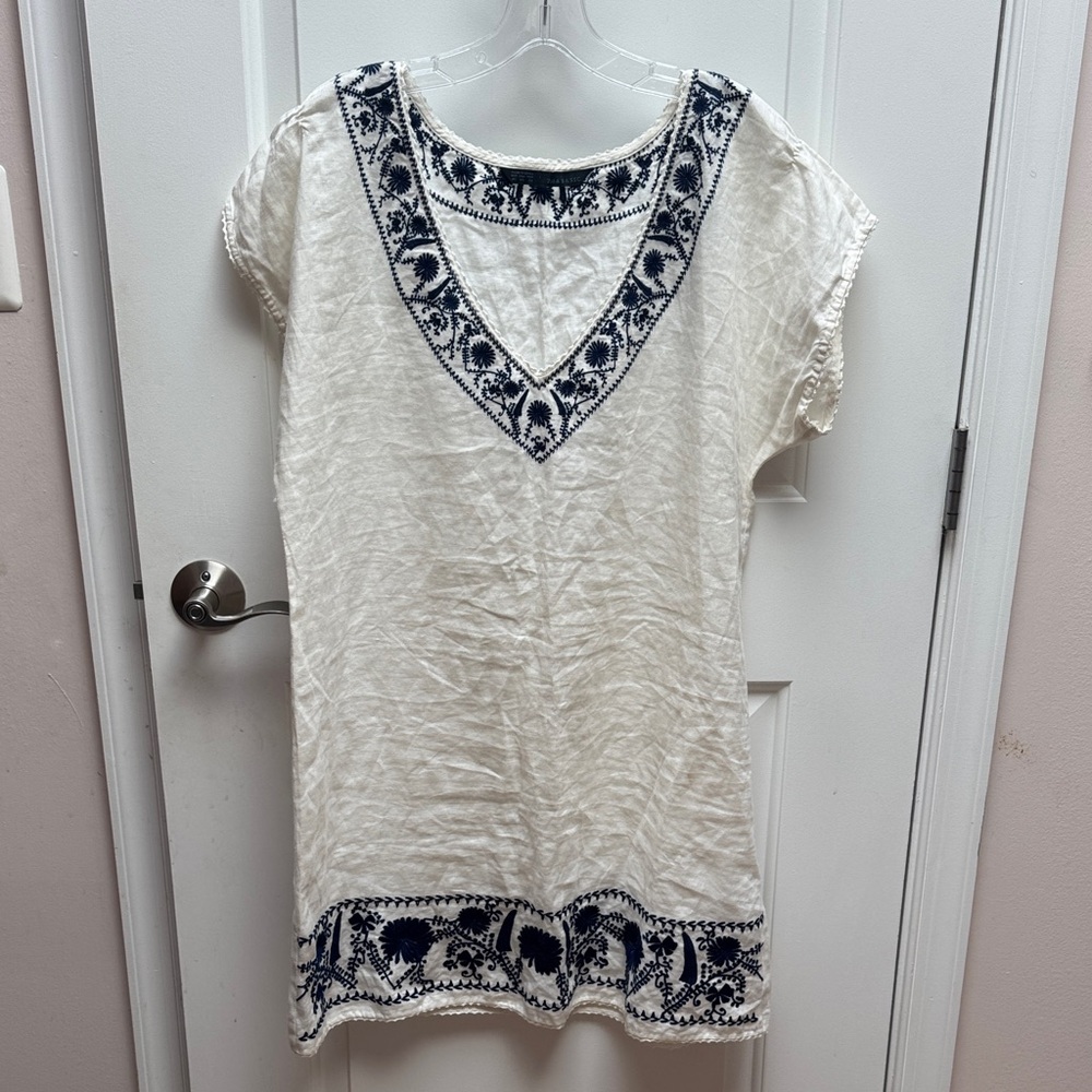 🌸2 for $20 Zara Cream and Navy Embroidered Tunic